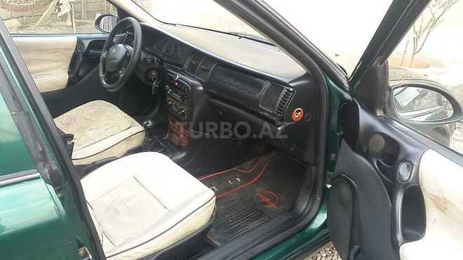 Opel Vectra 1995, 250,000 km - 1.6 л - Bakı