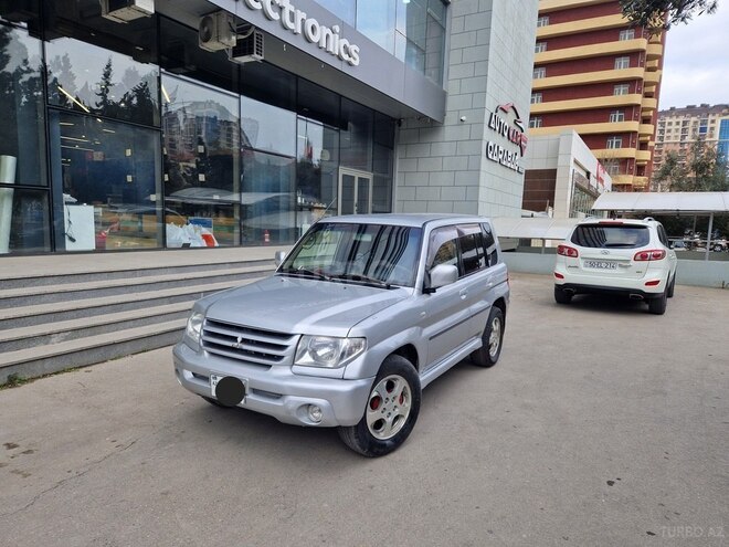 Mitsubishi Pajero io 2002, 295,000 km - 2.0 л - Sumqayıt