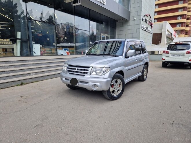 Mitsubishi Pajero io 2002, 295,000 km - 2.0 л - Sumqayıt
