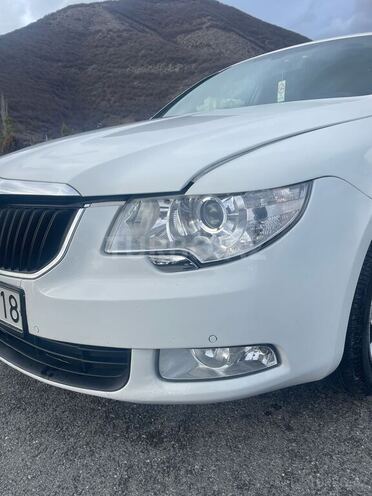 Skoda Superb 2010, 175,000 km - 1.8 л - Şəki