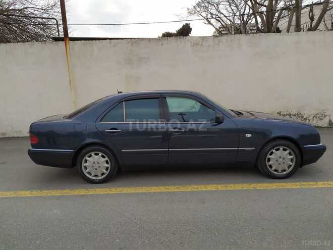 Mercedes E 240 1999, 241,000 km - 2.4 l - Bakı