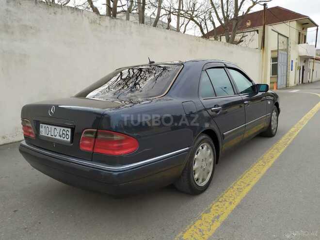 Mercedes E 240 1999, 241,000 km - 2.4 l - Bakı