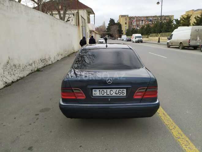 Mercedes E 240 1999, 241,000 km - 2.4 l - Bakı