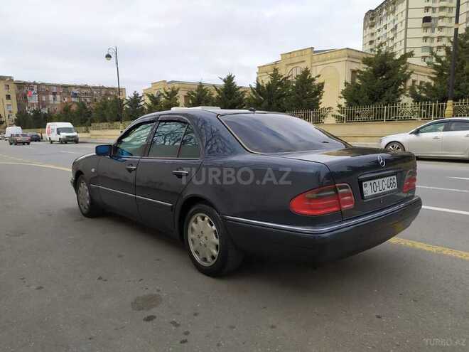 Mercedes E 240 1999, 241,000 km - 2.4 l - Bakı
