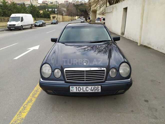 Mercedes E 240 1999, 241,000 km - 2.4 l - Bakı