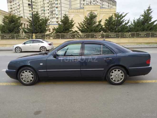 Mercedes E 240 1999, 241,000 km - 2.4 l - Bakı