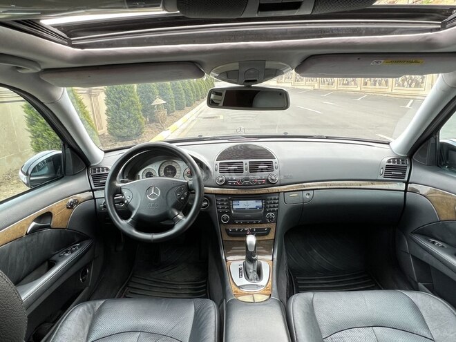 Mercedes E 240 2002, 283,000 km - 2.6 l - Bakı
