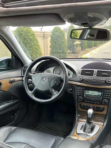 Mercedes E 240 2002, 283,000 km - 2.6 l - Bakı