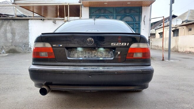 BMW 528 1996, 310,000 km - 2.8 l - Bakı