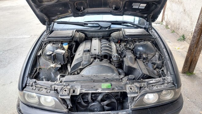 BMW 528 1996, 310,000 km - 2.8 l - Bakı