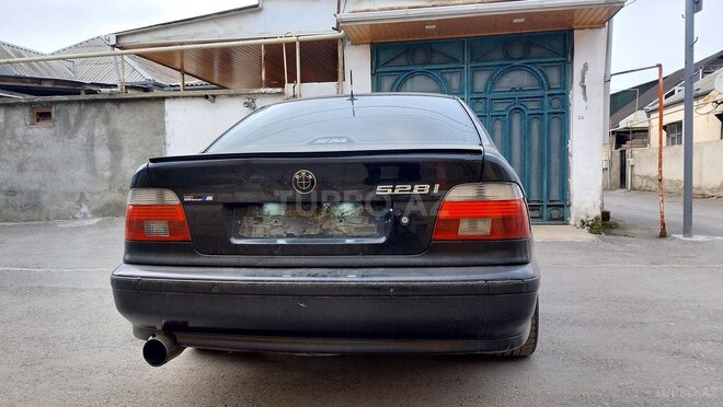 BMW 528 1996, 310,000 km - 2.8 l - Bakı