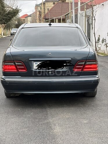 Mercedes E 240 1999, 320,000 km - 2.4 l - Bakı