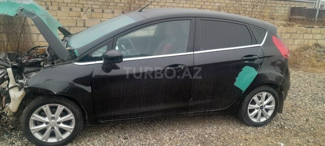 Ford Fiesta 2009, 95,000 km - 1.4 l - Gəncə