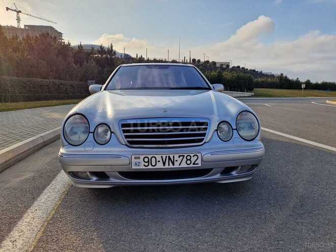 Mercedes E 320 2001, 220,000 km - 3.2 l - Bakı
