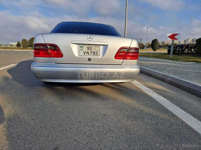 Mercedes E 320 2001, 220,000 km - 3.2 l - Bakı
