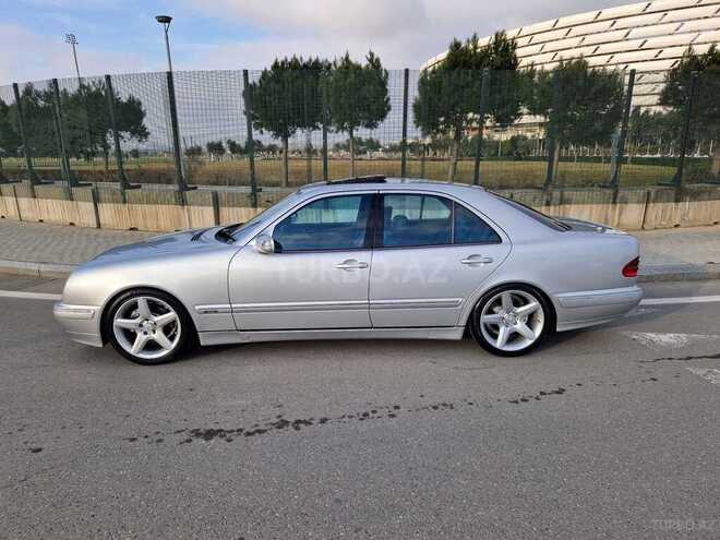 Mercedes E 320 2001, 220,000 km - 3.2 l - Bakı