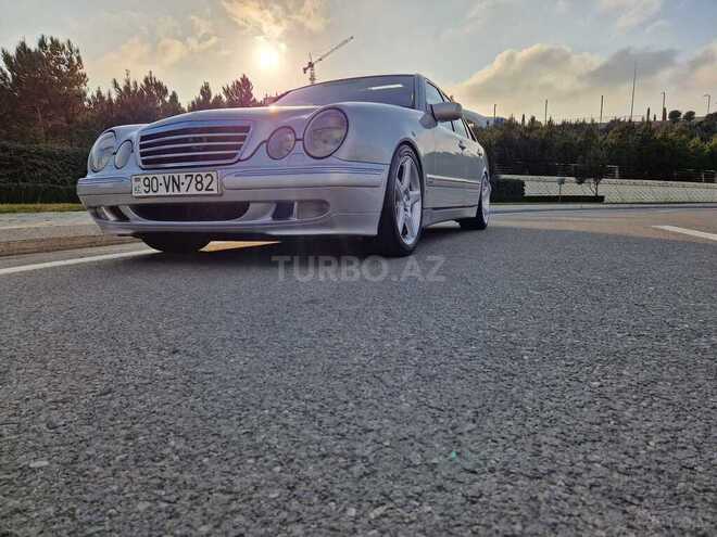 Mercedes E 320 2001, 220,000 km - 3.2 l - Bakı