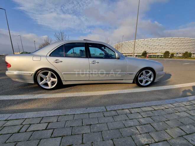 Mercedes E 320 2001, 220,000 km - 3.2 l - Bakı