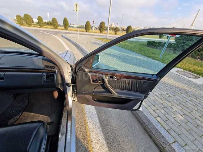 Mercedes E 320 2001, 220,000 km - 3.2 l - Bakı