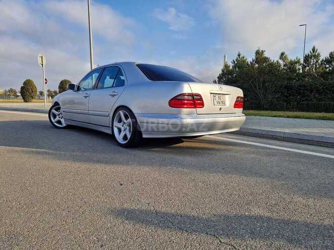 Mercedes E 320 2001, 220,000 km - 3.2 l - Bakı