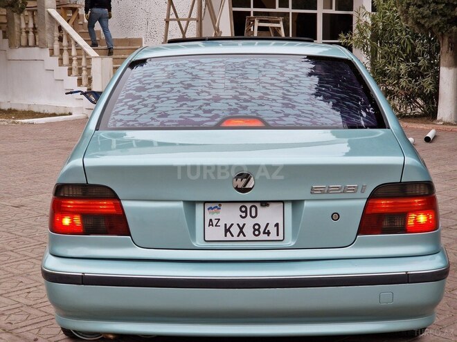 BMW 528 1998, 296,580 km - 2.8 l - Bakı
