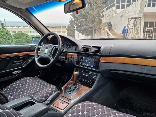 BMW 528 1998, 296,580 km - 2.8 l - Bakı