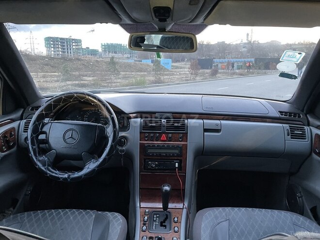 Mercedes E 300 1998, 306,000 km - 3.0 l - Bakı