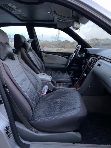 Mercedes E 300 1998, 306,000 km - 3.0 l - Bakı