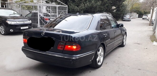 Mercedes E 240 2001, 242,300 km - 2.4 l - Bakı