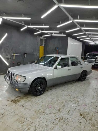Mercedes E 220 1994, 416,000 km - 2.2 l - Bakı