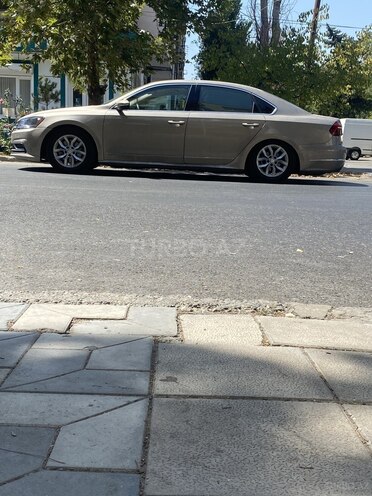 Volkswagen Passat 2017, 106,000 km - 1.8 l - Bakı