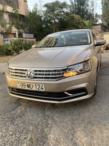 Volkswagen Passat 2017, 106,000 km - 1.8 l - Bakı
