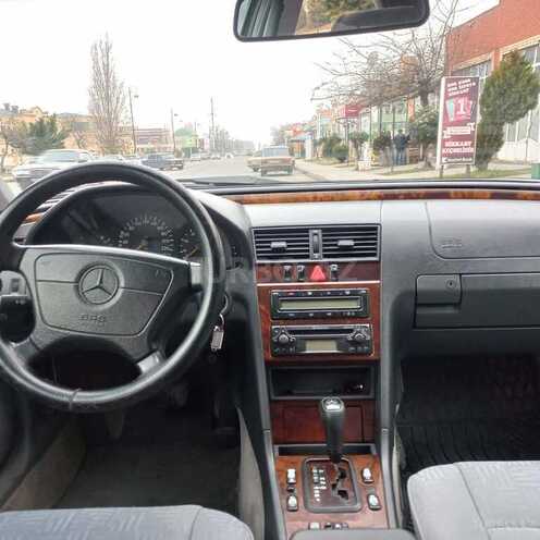 Mercedes C 180 1998, 268,788 km - 1.8 l - Qəbələ