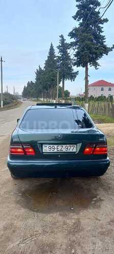 Mercedes E 230 1998, 420,000 km - 2.3 l - Astara