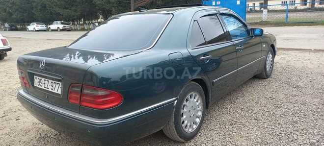 Mercedes E 230 1998, 420,000 km - 2.3 l - Astara