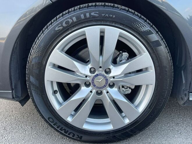 Mercedes E 220 2011, 298,000 km - 2.2 л - Bakı