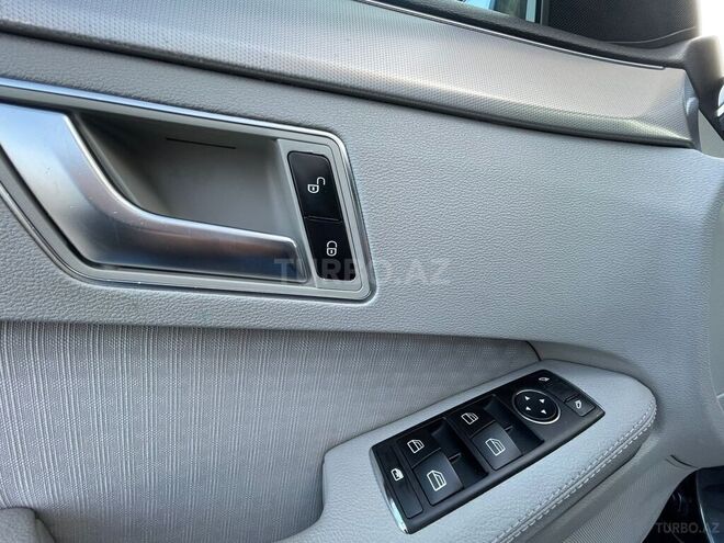 Mercedes E 220 2011, 298,000 km - 2.2 л - Bakı