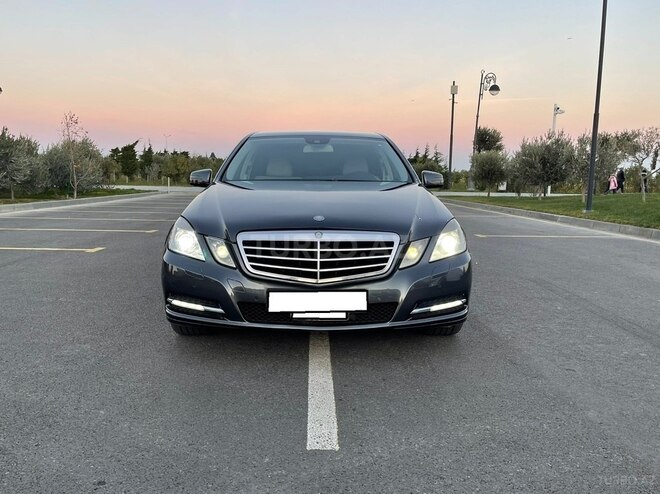 Mercedes E 220 2011, 298,000 km - 2.2 л - Bakı