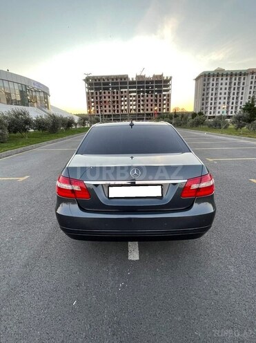 Mercedes E 220 2011, 298,000 km - 2.2 л - Bakı