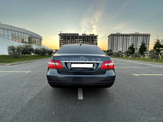 Mercedes E 220 2011, 298,000 km - 2.2 л - Bakı