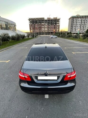 Mercedes E 220 2011, 298,000 km - 2.2 л - Bakı