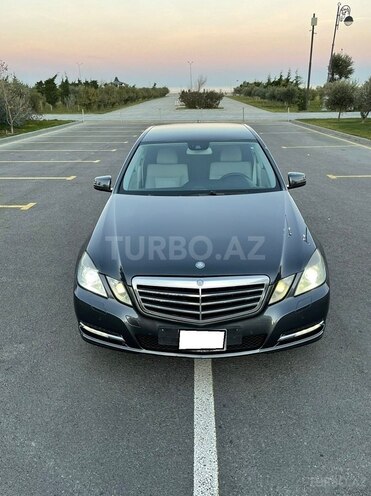 Mercedes E 220 2011, 298,000 km - 2.2 л - Bakı