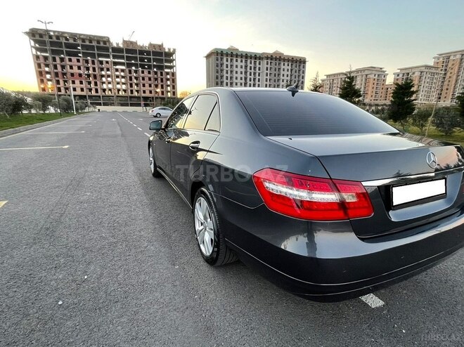 Mercedes E 220 2011, 298,000 km - 2.2 л - Bakı