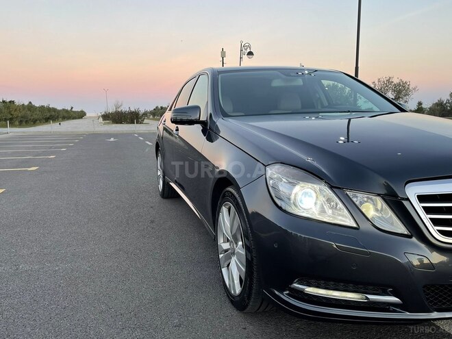 Mercedes E 220 2011, 298,000 km - 2.2 л - Bakı