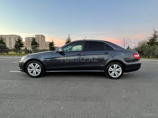 Mercedes E 220 2011, 298,000 km - 2.2 л - Bakı
