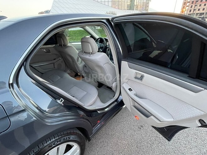 Mercedes E 220 2011, 298,000 km - 2.2 л - Bakı