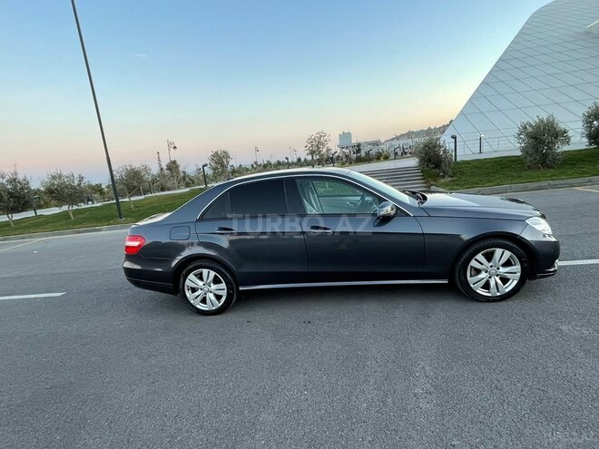 Mercedes E 220 2011, 298,000 km - 2.2 л - Bakı