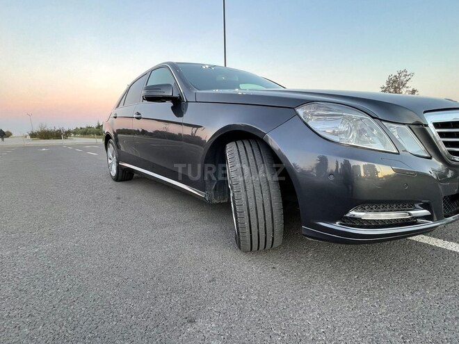 Mercedes E 220 2011, 298,000 km - 2.2 л - Bakı