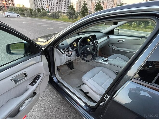 Mercedes E 220 2011, 298,000 km - 2.2 л - Bakı