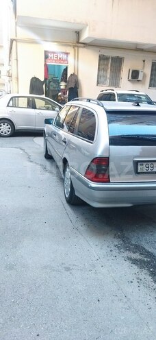 Mercedes C 200 2000, 330,000 km - 2.0 л - Bakı